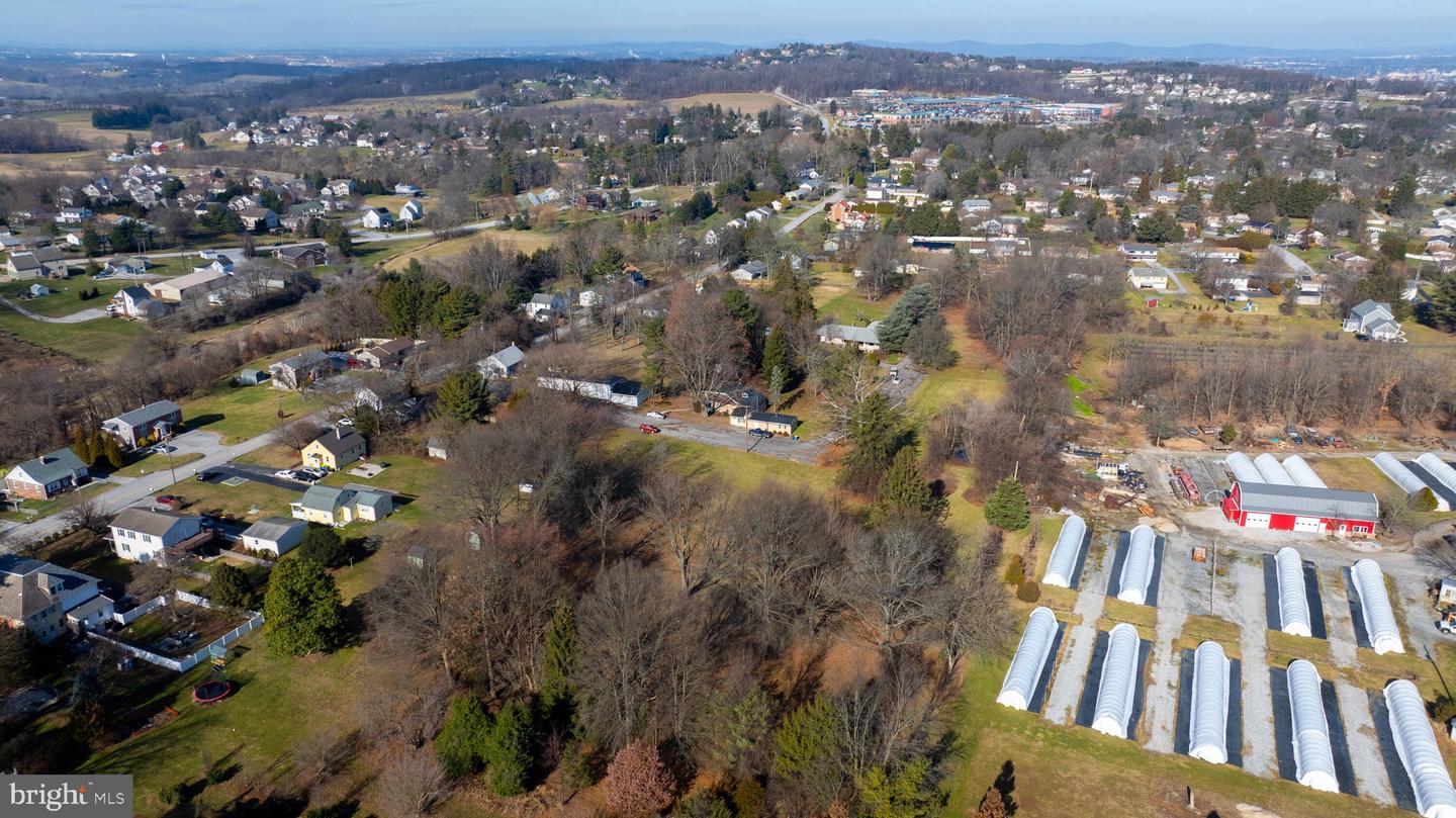 York, Pennsylvania, 17403, United States, 4 Bedrooms Bedrooms, ,2 BathroomsBathrooms,Residential,For Sale,1986541