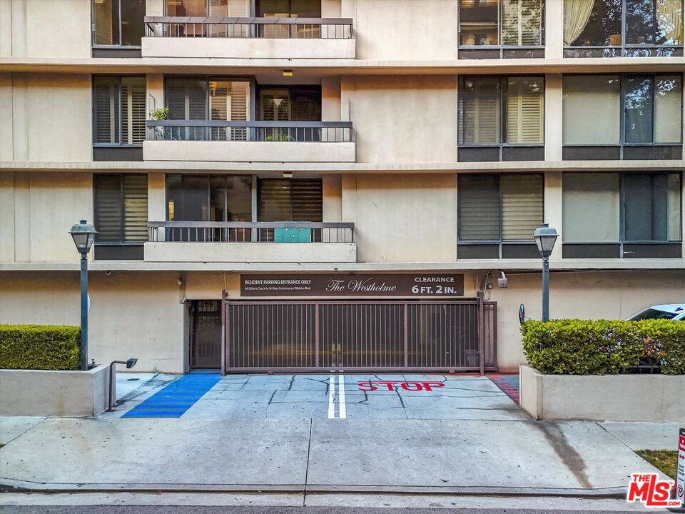 Los Angeles, California, 90024, United States, 2 Bedrooms Bedrooms, ,1 BathroomBathrooms,Residential,For Sale,1939322