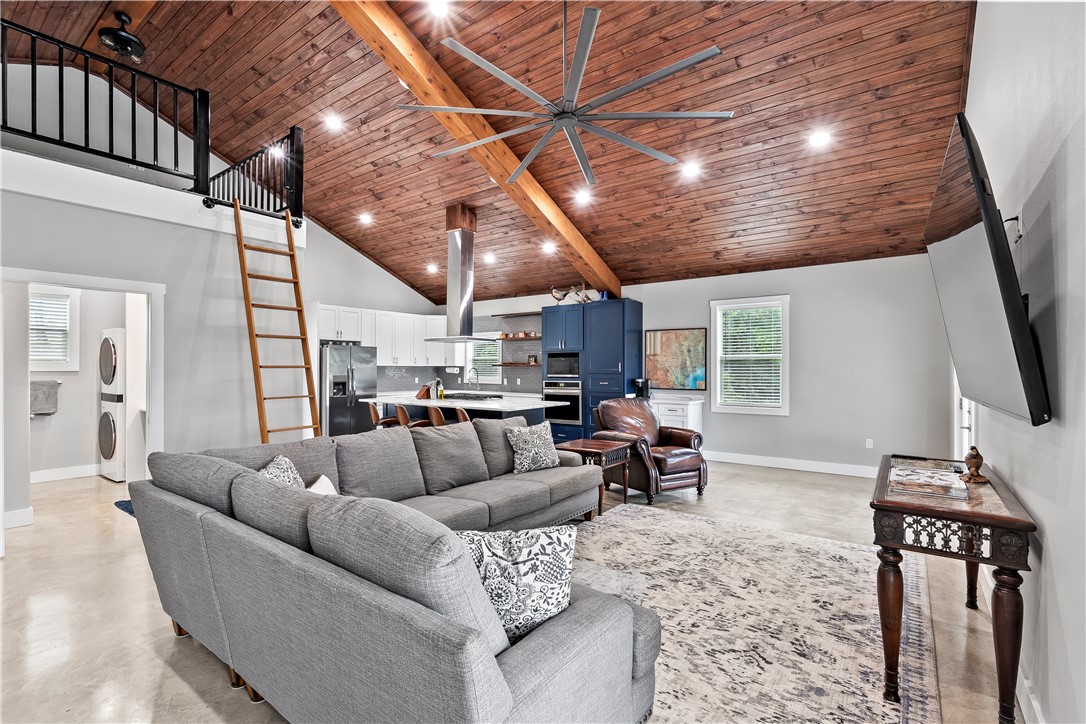 Franklin, Texas, 77856, United States, 2 Bedrooms Bedrooms, ,1 BathroomBathrooms,Residential,For Sale,1846956