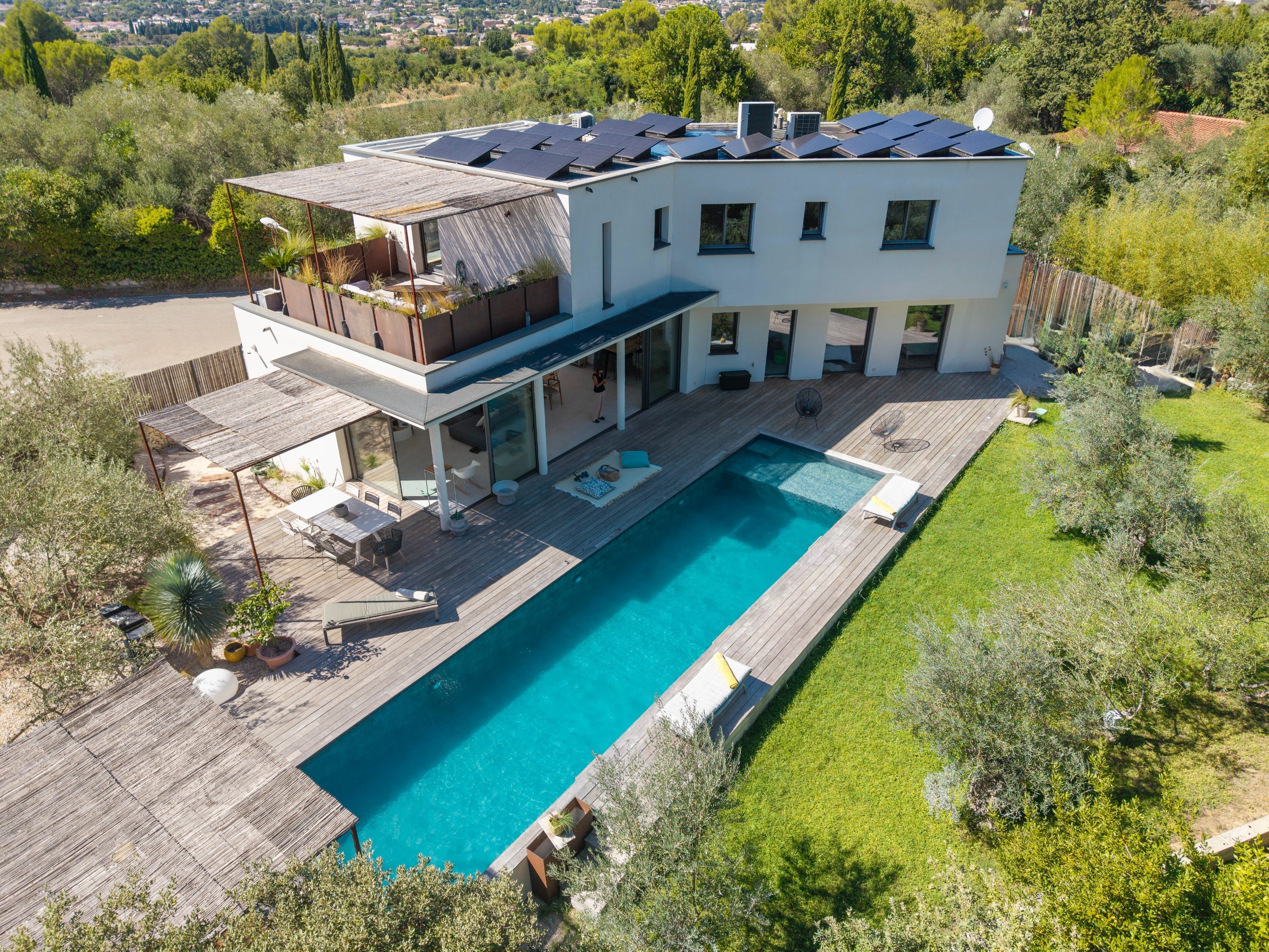  EXCEPTIONAL CONTEMPORARY VILLA — A LIFESTYLE THAT BLENDS INDOOR AND OUTDOOR SPA… - 物件實景