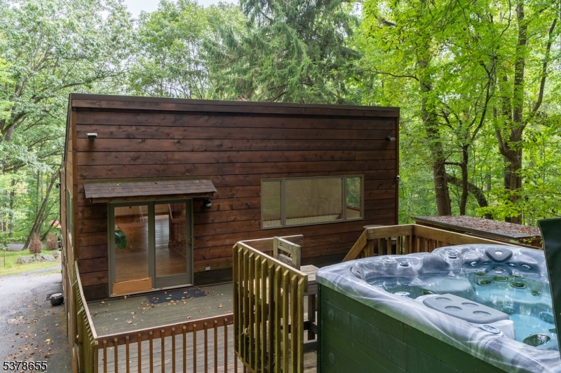 Lebanon Twp., New Jersey, 08826, United States, 3 Bedrooms Bedrooms, ,2 BathroomsBathrooms,Residential,For Sale,1972672