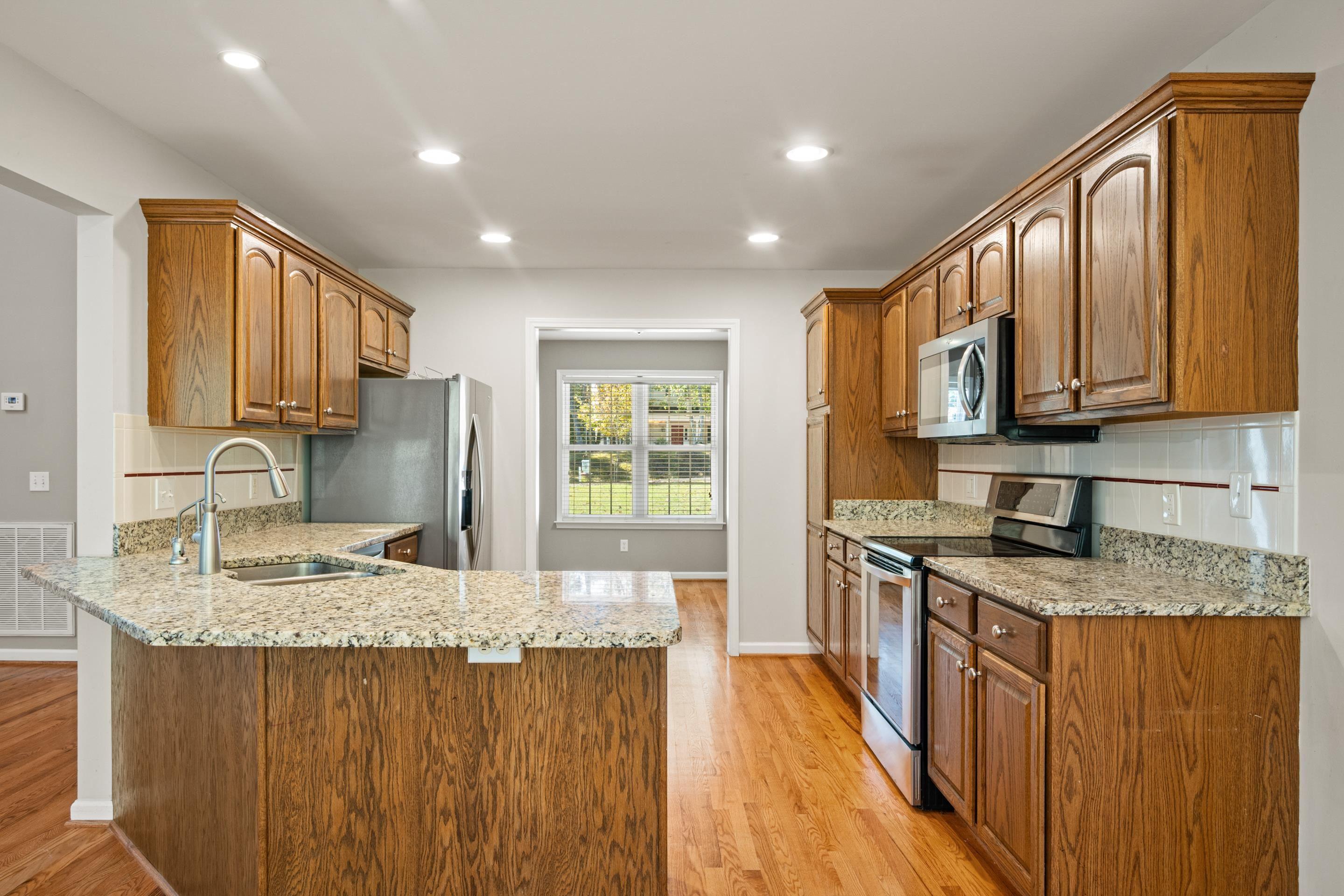 Blacksburg, Virginia, 24060, United States, 3 Bedrooms Bedrooms, ,4 BathroomsBathrooms,Residential,For Sale,1961376