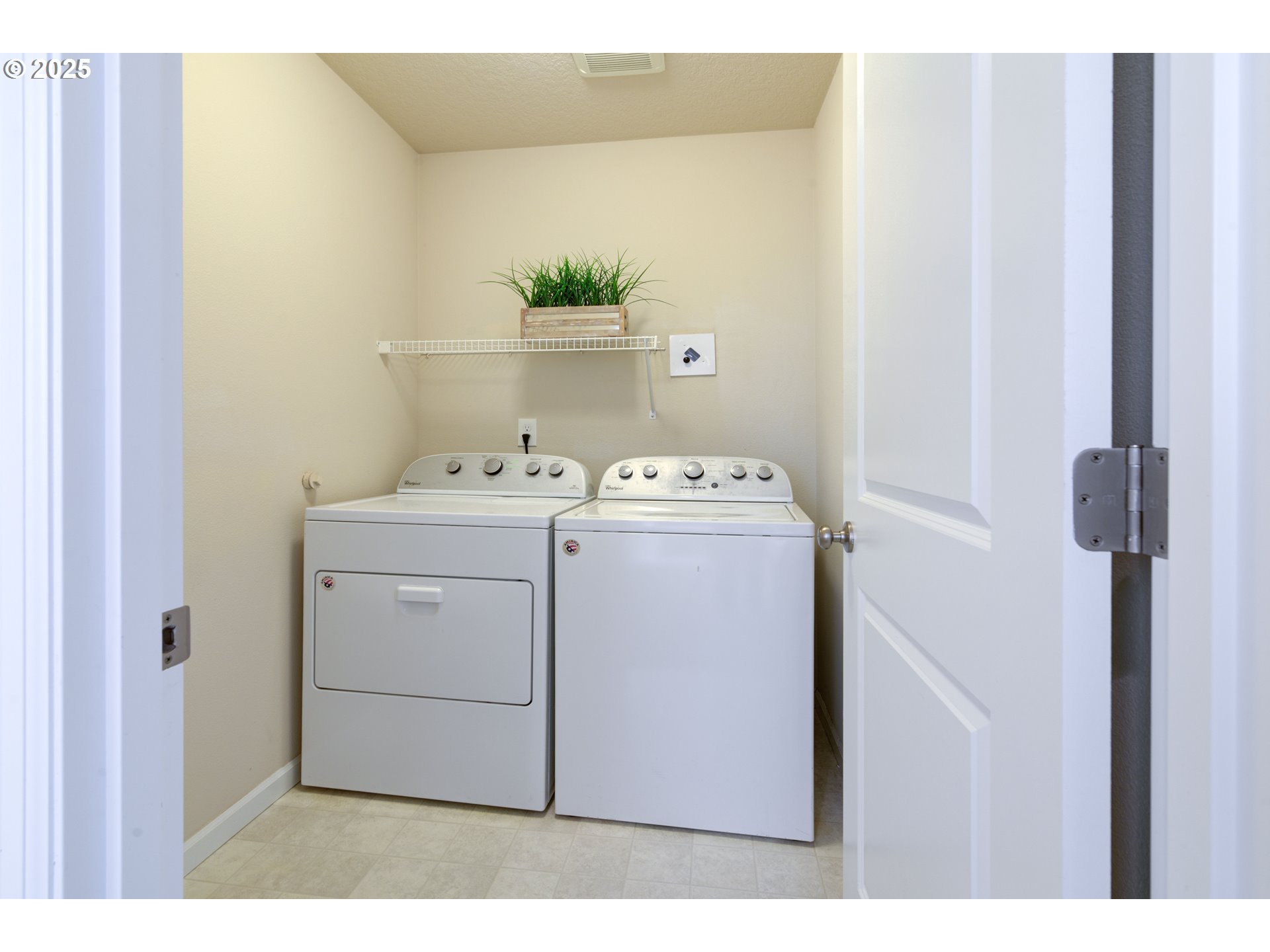 Ridgefield, Washington, 98642, United States, 4 Bedrooms Bedrooms, ,2 BathroomsBathrooms,Residential,For Sale,1970691