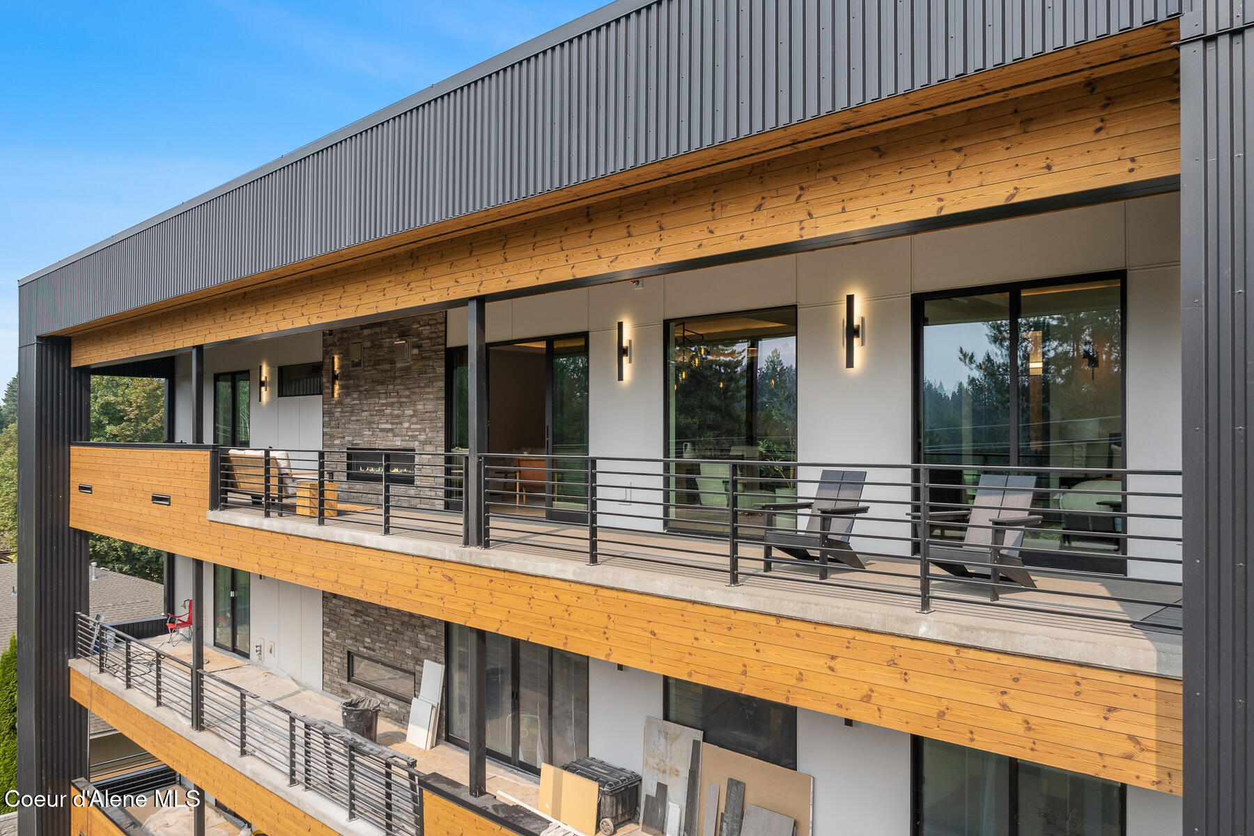 Coeur d'Alene, Idaho, 83814, United States, 3 Bedrooms Bedrooms, ,4 BathroomsBathrooms,Residential,For Sale,2017991