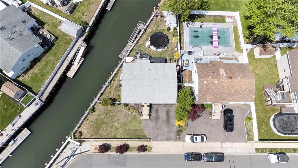 Bellmore, New York, 11710, United States, 5 Bedrooms Bedrooms, ,2 BathroomsBathrooms,Residential,For Sale,1928090