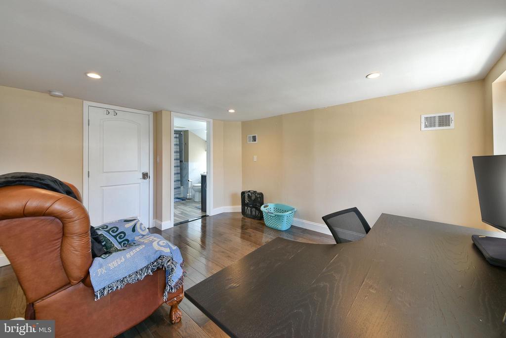 Philadelphia, Pennsylvania, 19104, United States, 3 Bedrooms Bedrooms, ,4 BathroomsBathrooms,Residential,For Sale,1905918