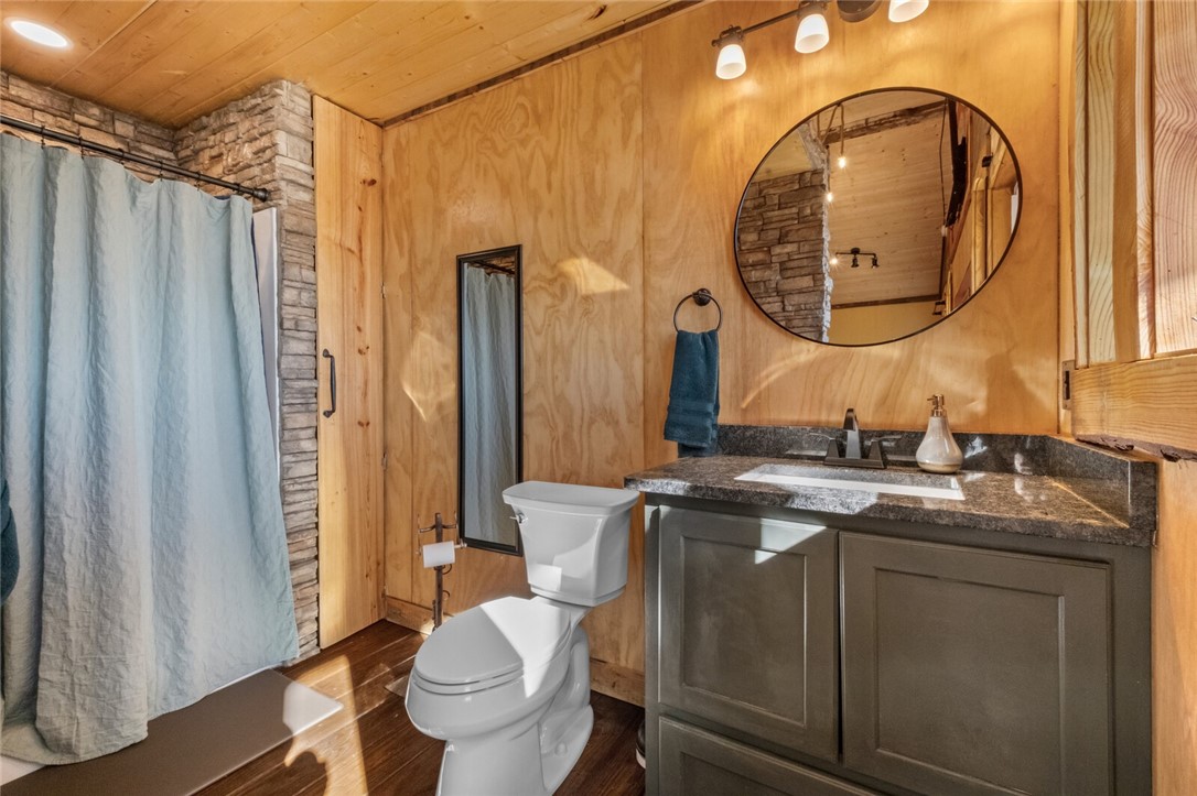 Eureka Springs, Arkansas, 72631, United States, ,Residential,For Sale,1837685