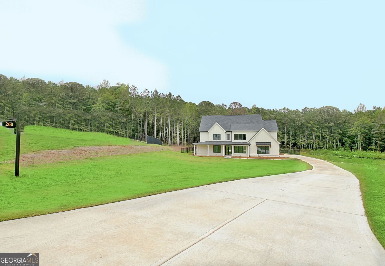 Tyrone, Georgia, 30290, United States, 6 Bedrooms Bedrooms, ,6 BathroomsBathrooms,Residential,For Sale,1859039