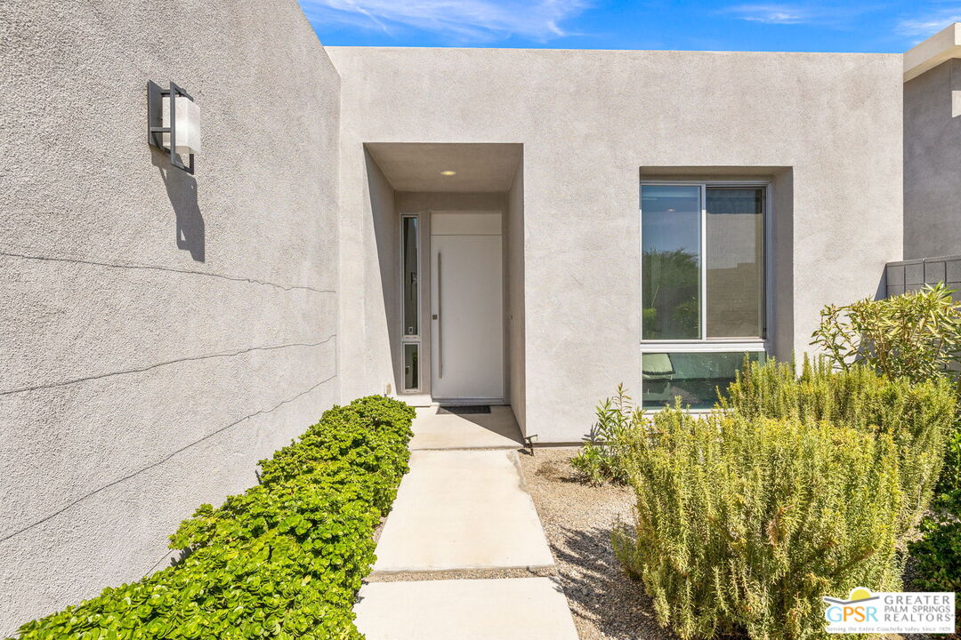Palm Springs, California, 92262, United States, 3 Bedrooms Bedrooms, ,3 BathroomsBathrooms,Residential,For Sale,1927236