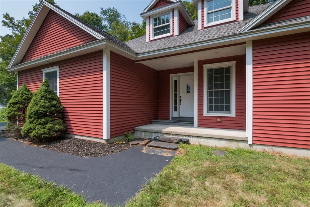 Bernardston, Massachusetts, 01337, United States, 3 Bedrooms Bedrooms, ,3 BathroomsBathrooms,Residential,For Sale,1912455