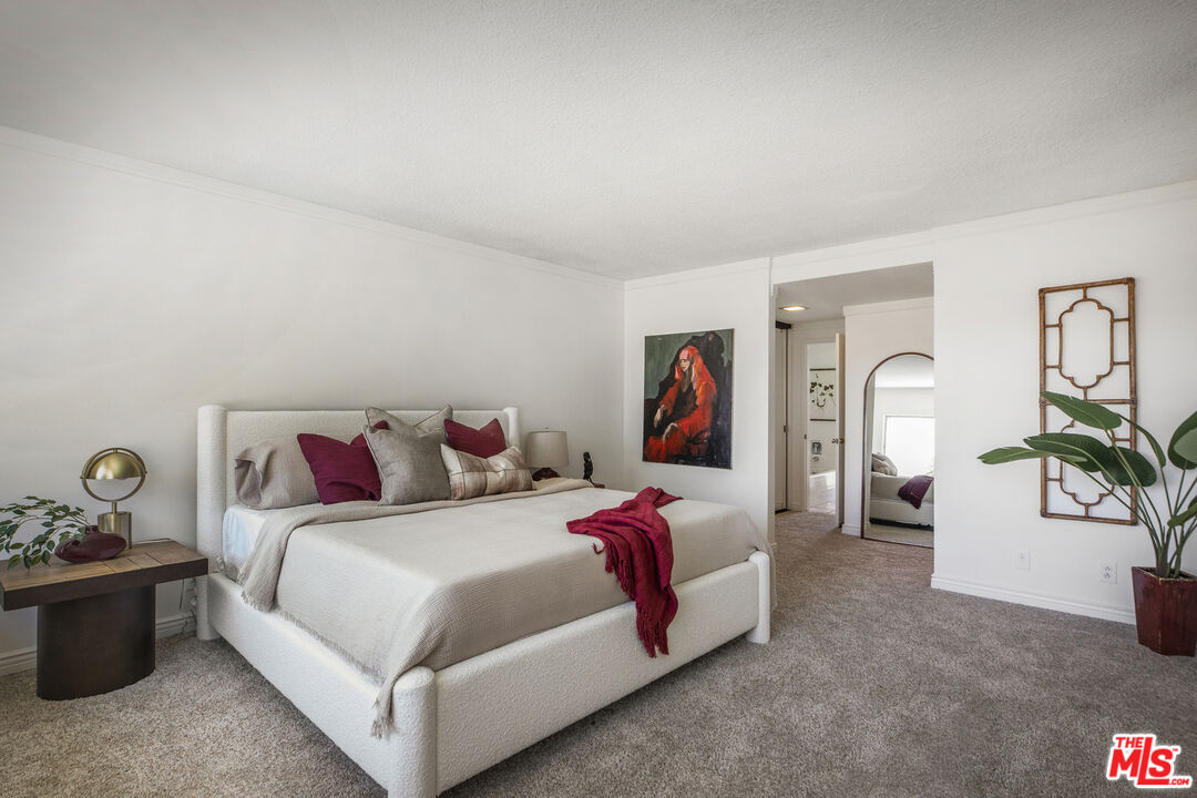 Los Angeles, California, 90027, United States, 4 Bedrooms Bedrooms, ,4 BathroomsBathrooms,Residential,For Sale,1918176