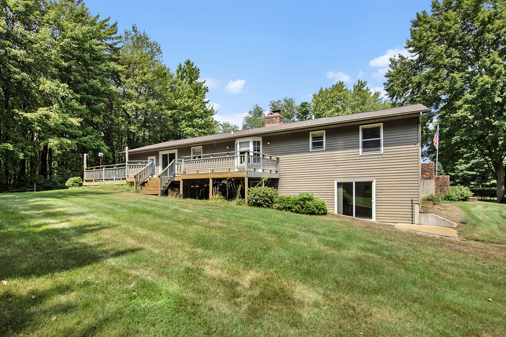 Holland, Michigan, 49424, United States, 3 Bedrooms Bedrooms, ,2 BathroomsBathrooms,Residential,For Sale,1918731