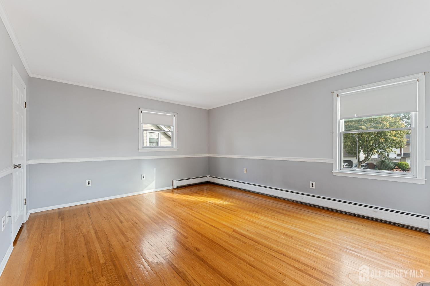 Middlesex, New Jersey, 08846, United States, 4 Bedrooms Bedrooms, ,3 BathroomsBathrooms,Residential,For Sale,1968933