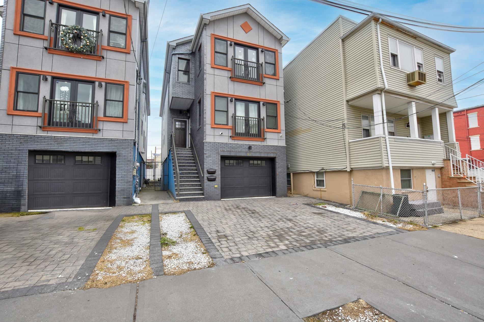 Bayonne, New Jersey, 07002, United States, 7 Bedrooms Bedrooms, ,5 BathroomsBathrooms,Residential,For Sale,1907517