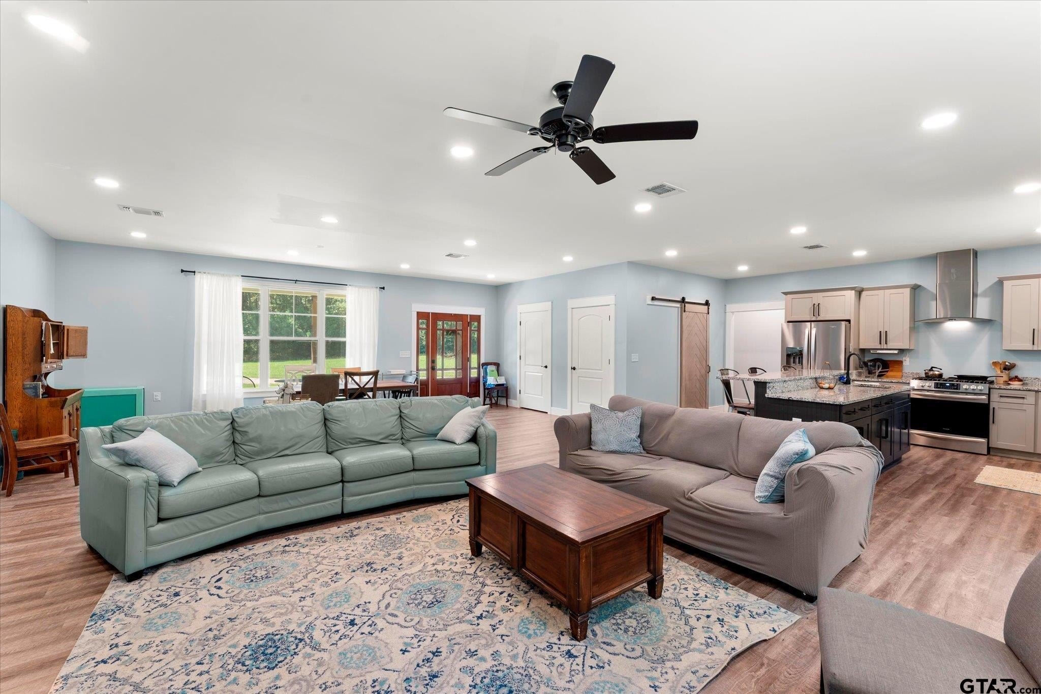 Pittsburg, Texas, 75686, United States, 3 Bedrooms Bedrooms, ,3 BathroomsBathrooms,Residential,For Sale,1930744