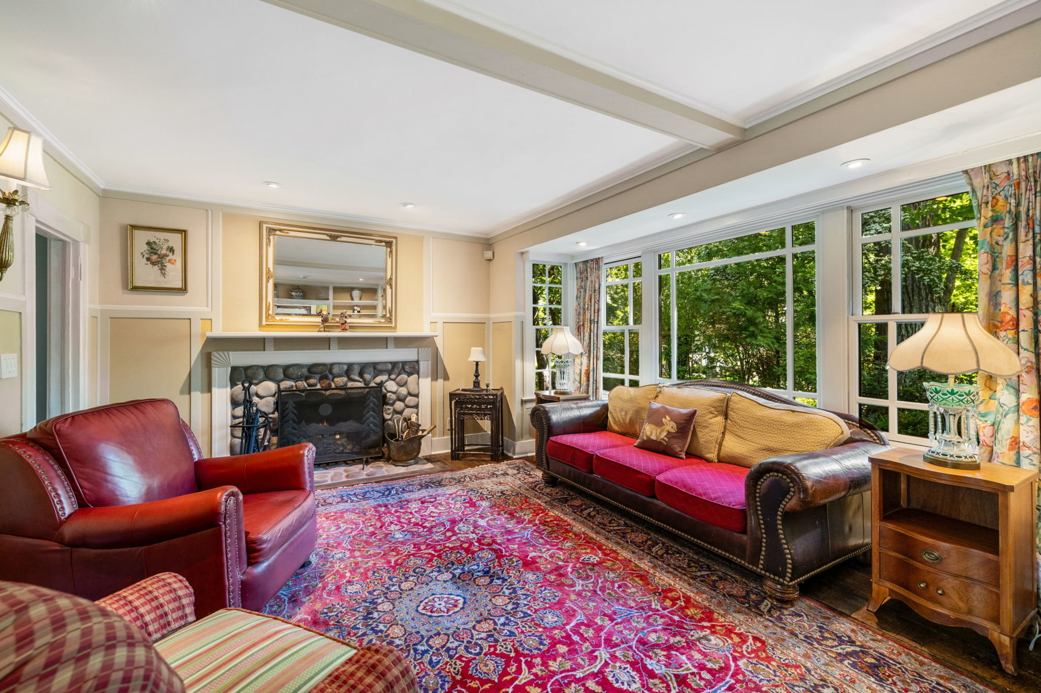 Historic home with 2 guest homes on 1.24 acres with a pool - 物件實景