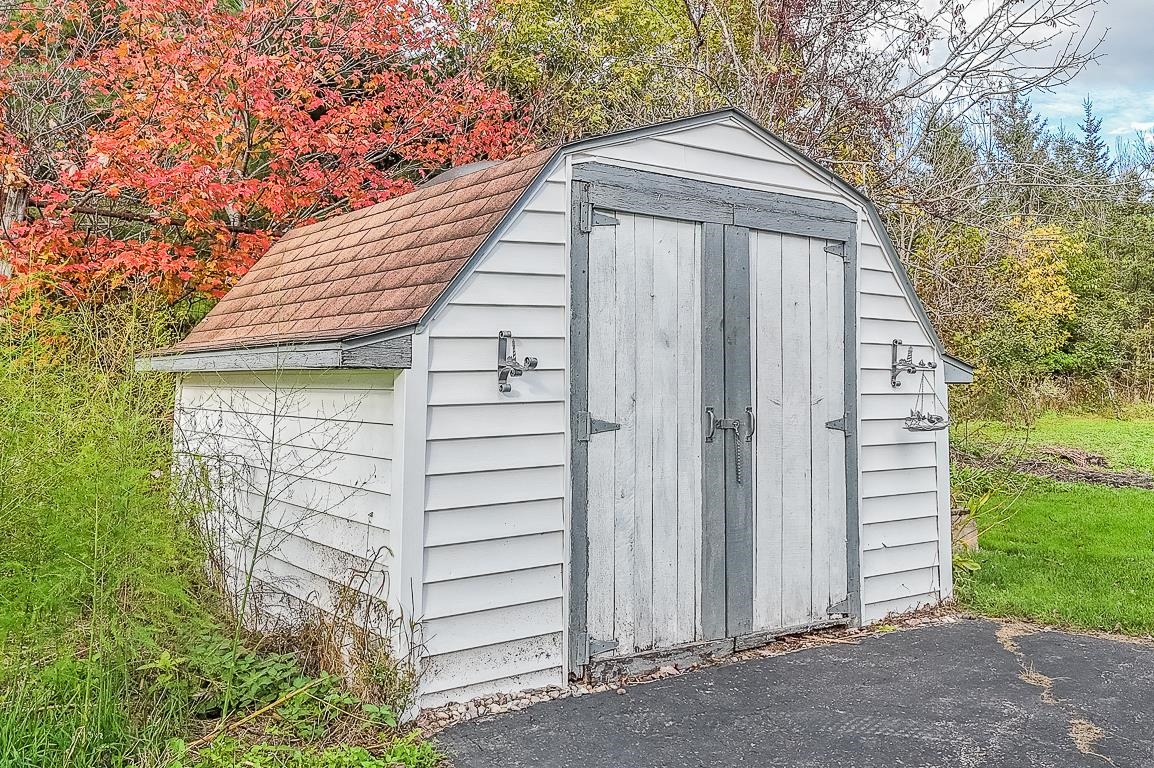 New London, Wisconsin, 54961-8021, United States, 4 Bedrooms Bedrooms, ,2 BathroomsBathrooms,Residential,For Sale,1984435