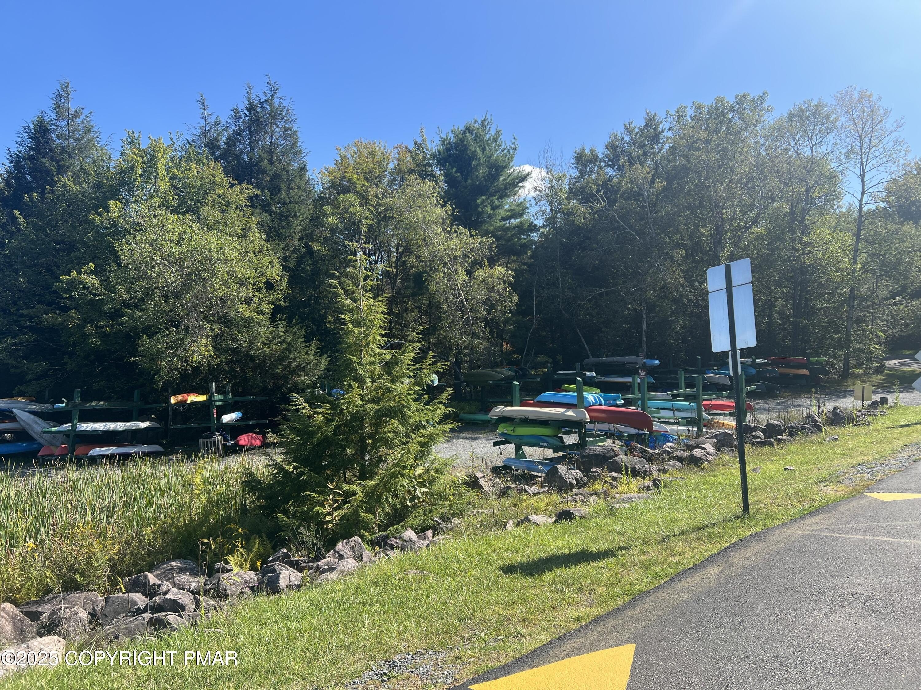 Blakeslee, Pennsylvania, 18610, United States, 4 Bedrooms Bedrooms, ,3 BathroomsBathrooms,Residential,For Sale,1982543