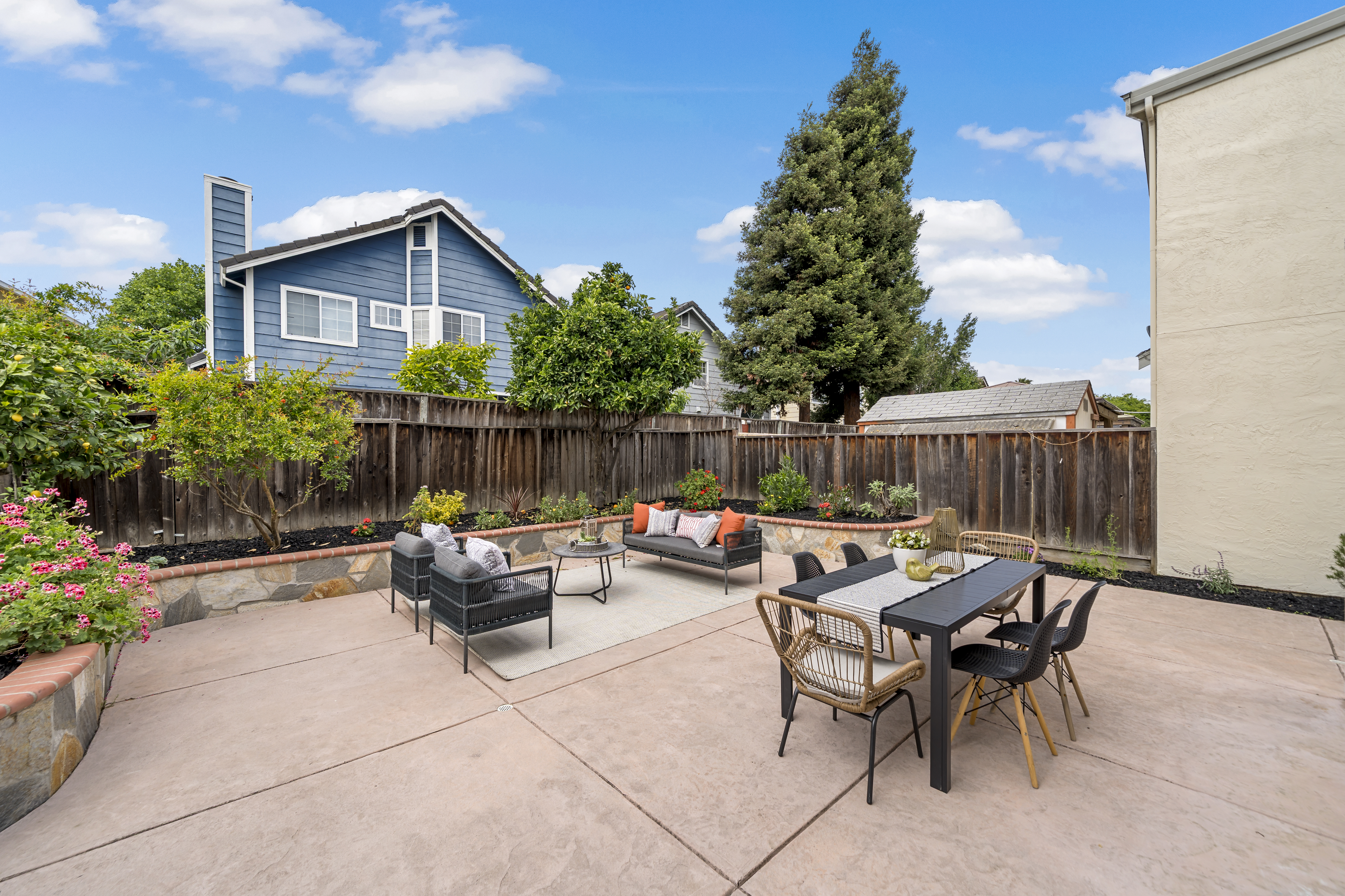  Designer-Appointed Forest Park Home with Seamless Indoor-Outdoor Living - 物件實景