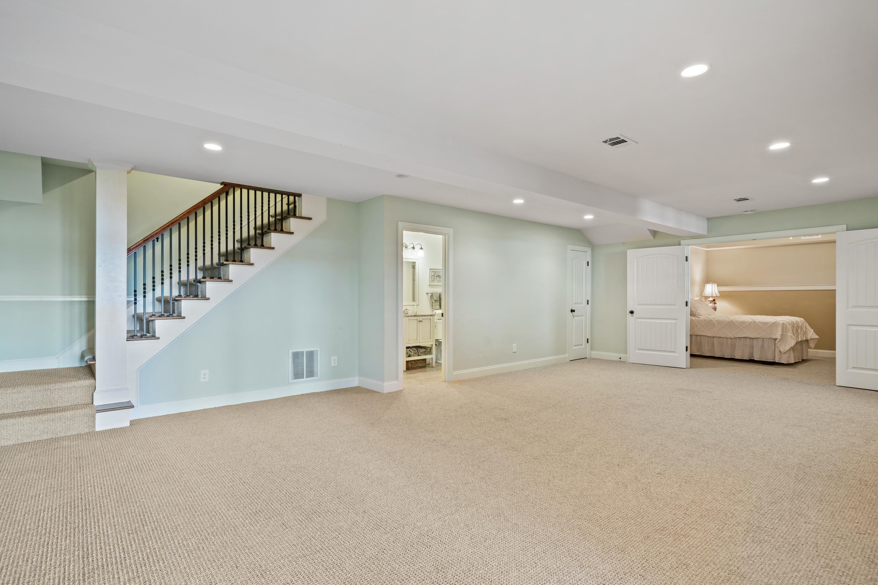165 lakeview DR, Eatonton, Georgia, 31024, United States, 6 Bedrooms Bedrooms, ,7 BathroomsBathrooms,Residential,For Sale,165 lakeview DR,1526923