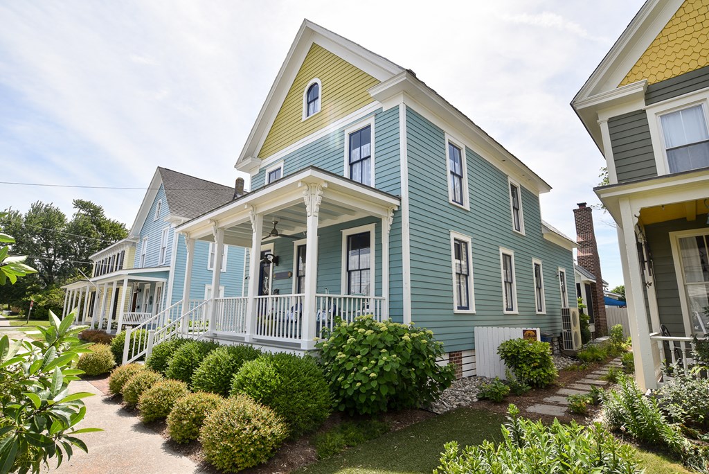 Cape Charles, Virginia, 23310, United States, 3 Bedrooms Bedrooms, ,4 BathroomsBathrooms,Residential,For Sale,1826996