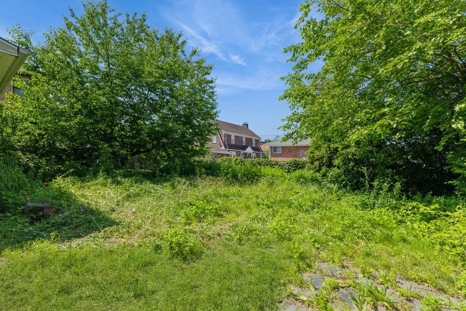 Beechhurst, New York, 11357, United States, 3 Bedrooms Bedrooms, ,2 BathroomsBathrooms,Residential,For Sale,1846806