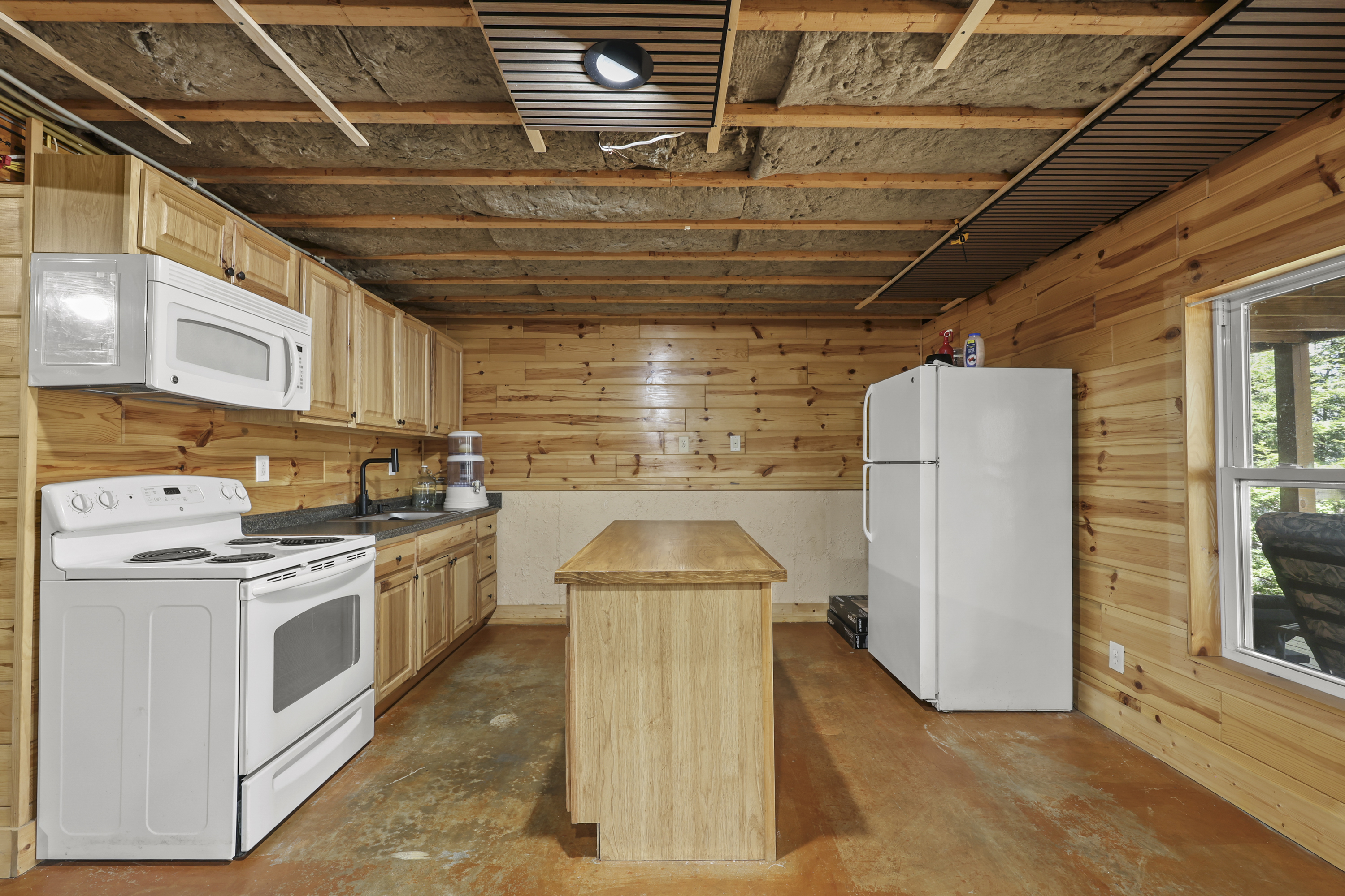  Berkshires Log Home Retreat with Wildlife Pond & Guest Apartment - 物件實景