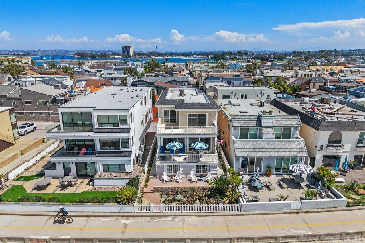 San Diego, California, 92109, United States, 4 Bedrooms Bedrooms, ,5 BathroomsBathrooms,Residential,For Sale,1951021