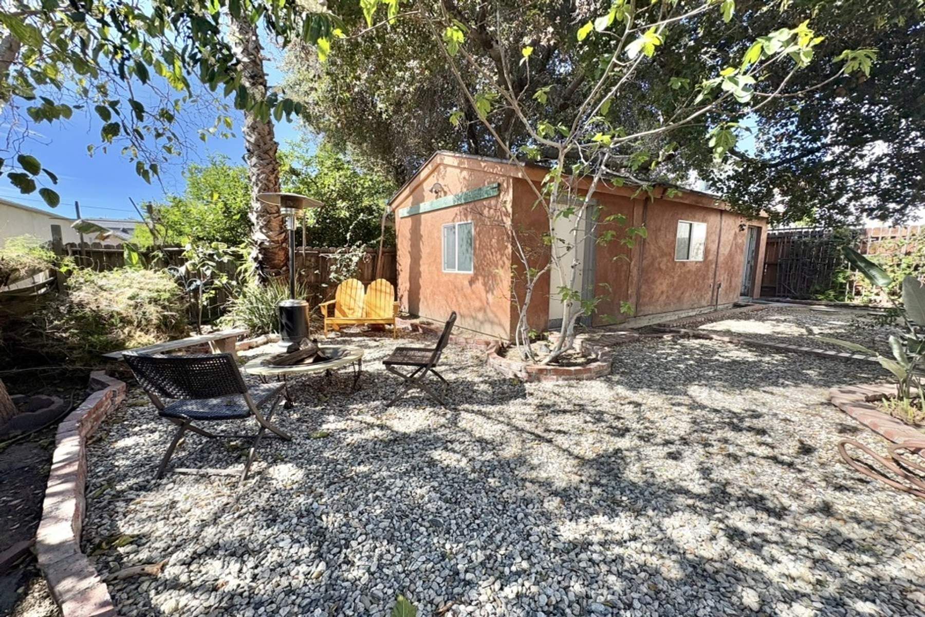  6041 Cleon Avenue - 物件實景