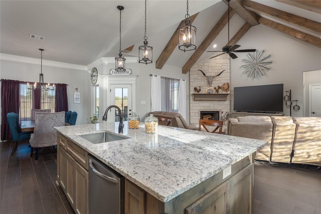 Springtown, Texas, 76082, United States, 4 Bedrooms Bedrooms, ,2 BathroomsBathrooms,Residential,For Sale,1980102