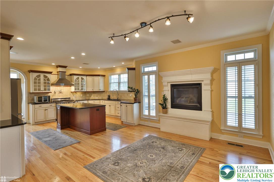 Palmer Twp, Pennsylvania, 18045, United States, 4 Bedrooms Bedrooms, ,4 BathroomsBathrooms,Residential,For Sale,1898728