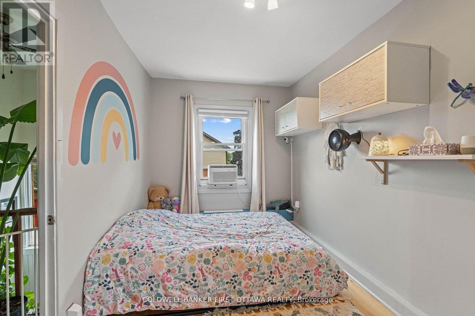 OTTAWA, Ontario, K2B 6Y5, CA, 3 Bedrooms Bedrooms, ,2 BathroomsBathrooms,Residential,For Sale,1903613