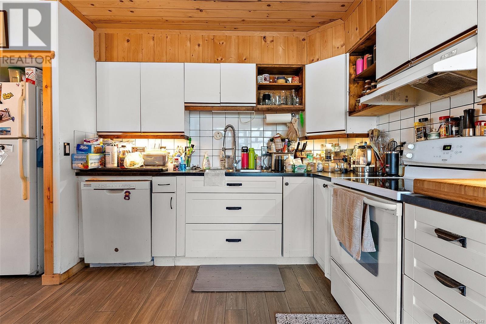 VICTORIA, British Columbia, V9A 1S1, CA, 4 Bedrooms Bedrooms, ,4 BathroomsBathrooms,Residential,For Sale,1906230