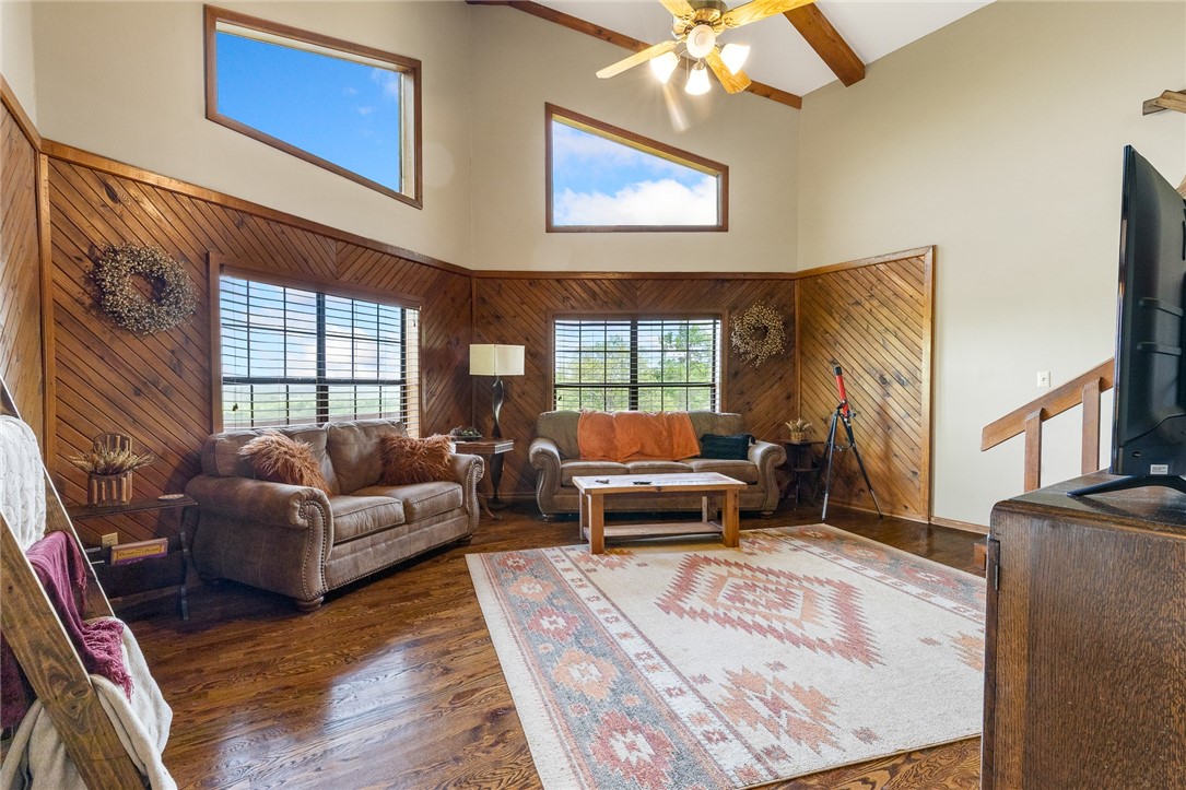 Compton, Arkansas, 72624, United States, 5 Bedrooms Bedrooms, ,3 BathroomsBathrooms,Residential,For Sale,1805954