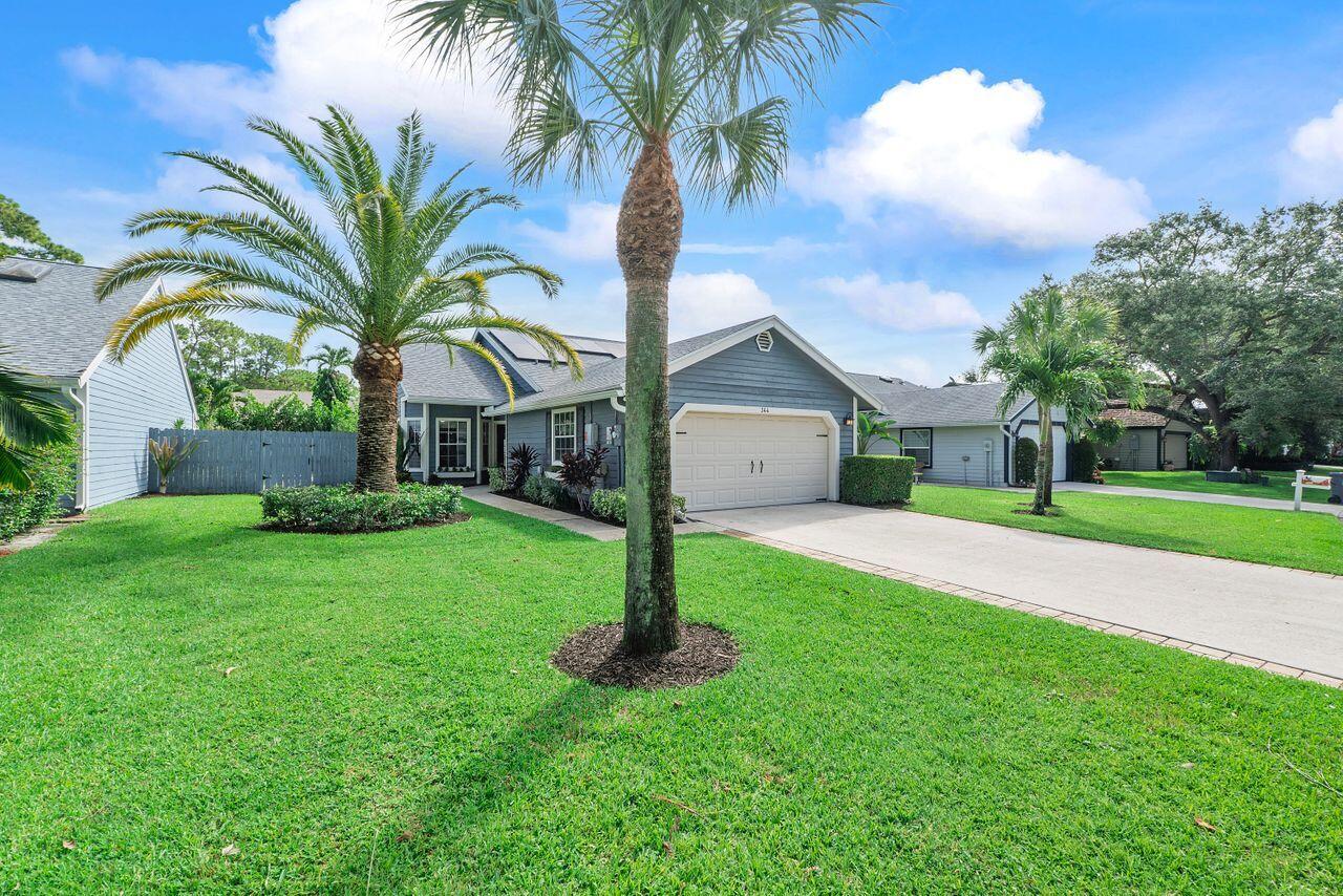 Wellington, Florida, 33414, United States, 2 Bedrooms Bedrooms, ,2 BathroomsBathrooms,Residential,For Sale,1892262