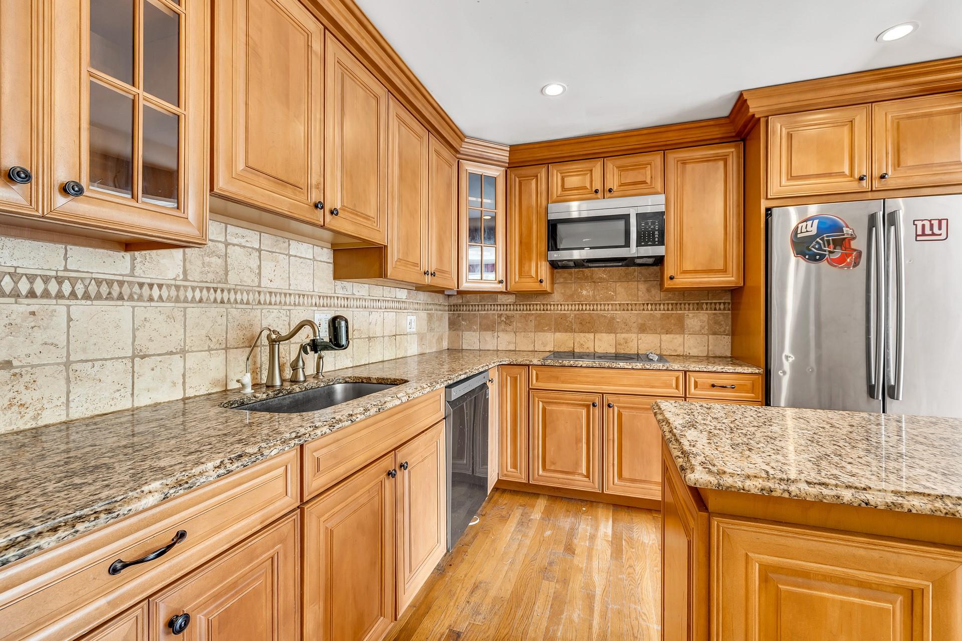 Huntington, New York, 11743, United States, 4 Bedrooms Bedrooms, ,3 BathroomsBathrooms,Residential,For Sale,1895271