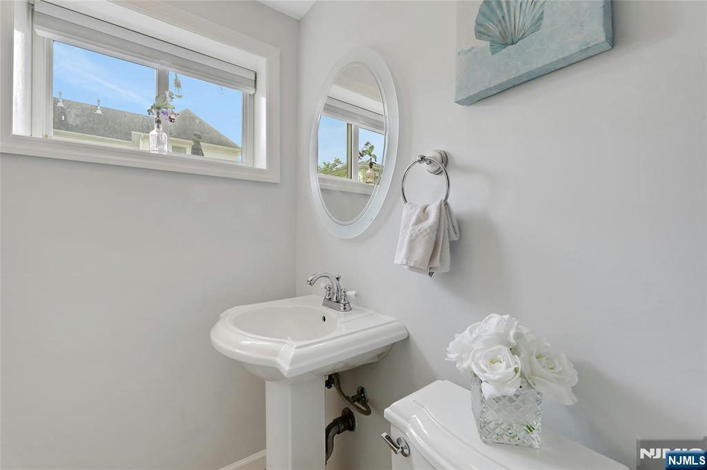 River Edge, New Jersey, 07661, United States, 4 Bedrooms Bedrooms, ,3 BathroomsBathrooms,Residential,For Sale,1988189