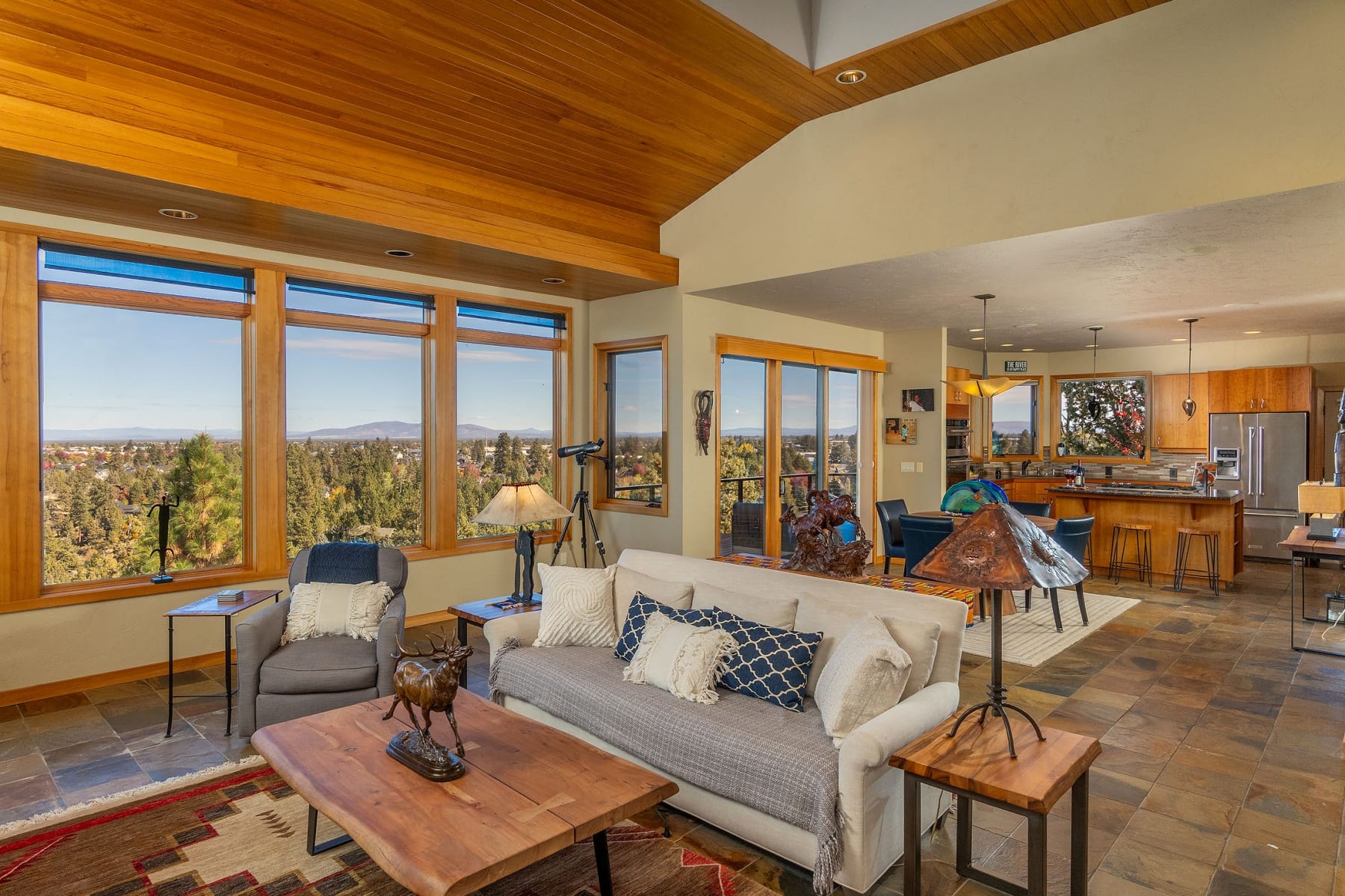  885 NW Chelsea Loop Bend, OR 97703 - 物件實景