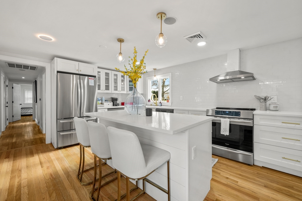 Yarmouth, Massachusetts, 02664, United States, 3 Bedrooms Bedrooms, ,2 BathroomsBathrooms,Residential,For Sale,2002259