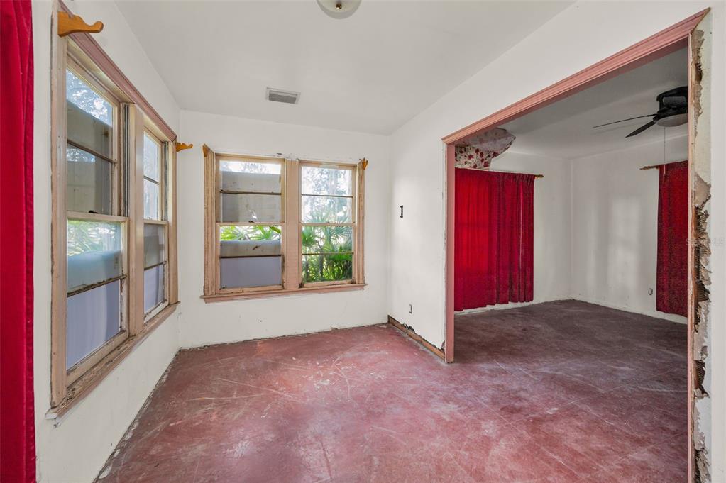 St Petersburg, Florida, 33707, United States, 2 Bedrooms Bedrooms, ,2 BathroomsBathrooms,Residential,For Sale,1926167