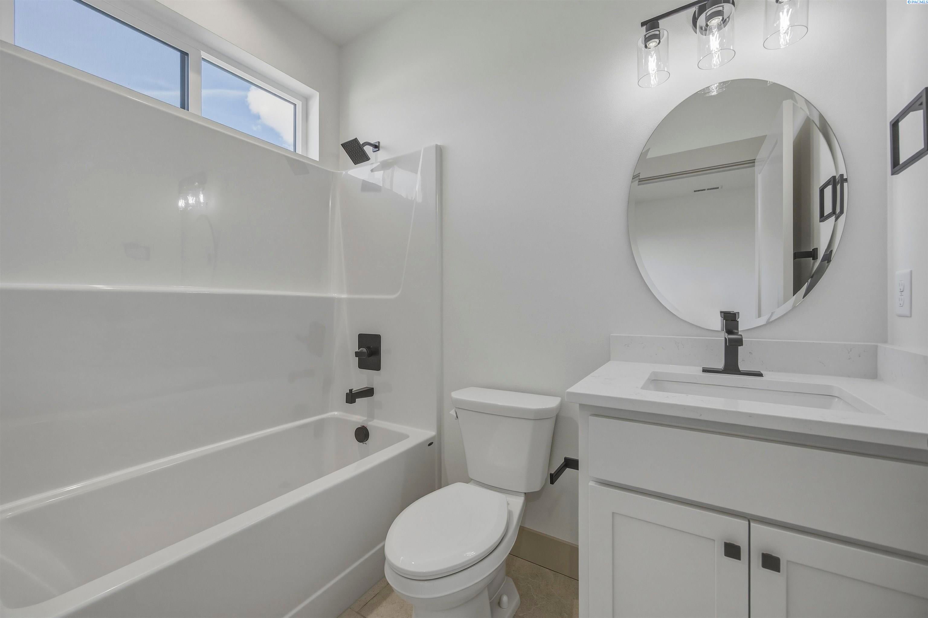 Richland, Washington, 99352, United States, 4 Bedrooms Bedrooms, ,3 BathroomsBathrooms,Residential,For Sale,2048116
