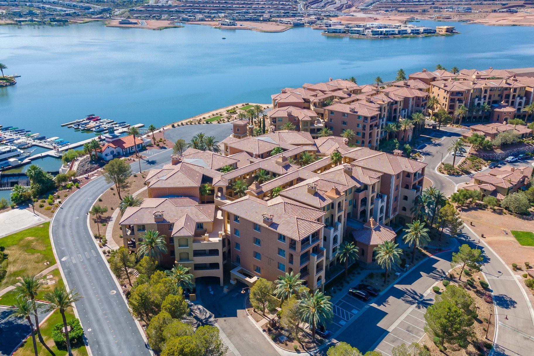  Lake Las Vegas Furnished 3 Beds, 3 Bath With Den Penthouse & Lake Views - 物件實景