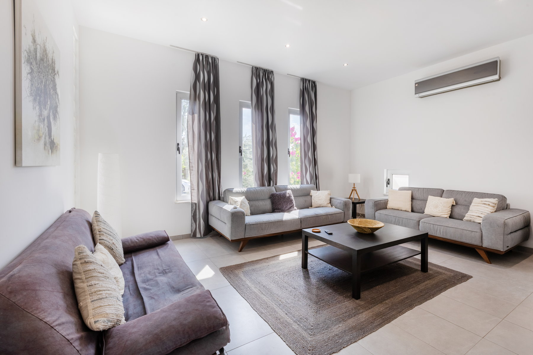  Three-Level Five-Bedroom Villa with Private Pool in Aradippou, Larnaca - 物件實景