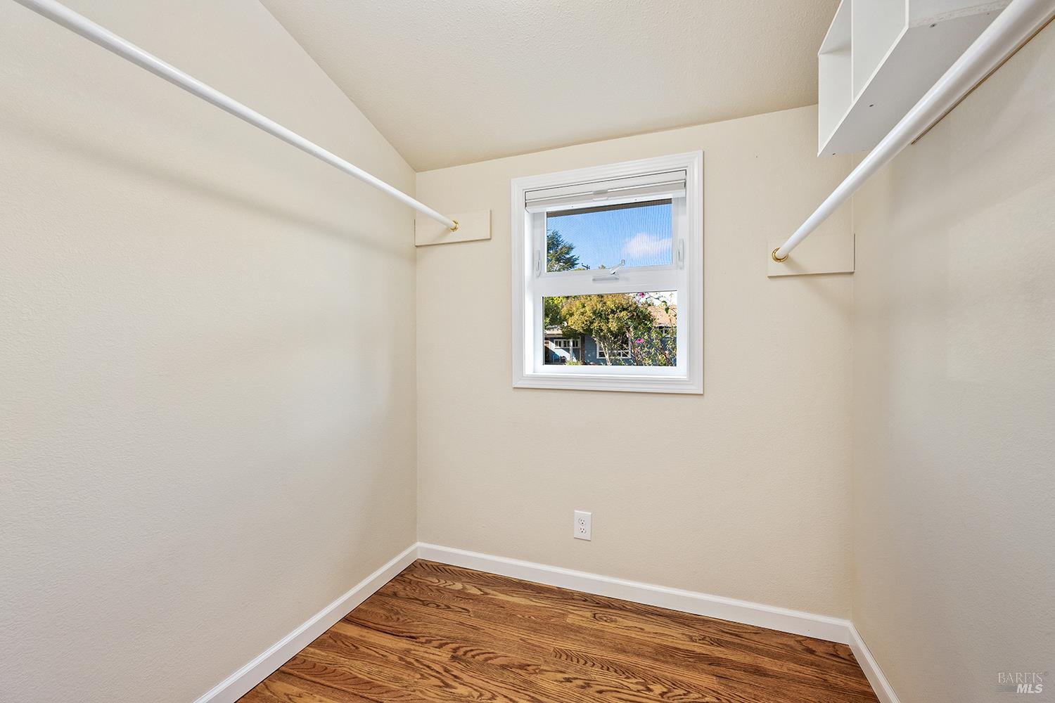 Santa Rosa, California, 95405, United States, 2 Bedrooms Bedrooms, ,2 BathroomsBathrooms,Residential,For Sale,1989467