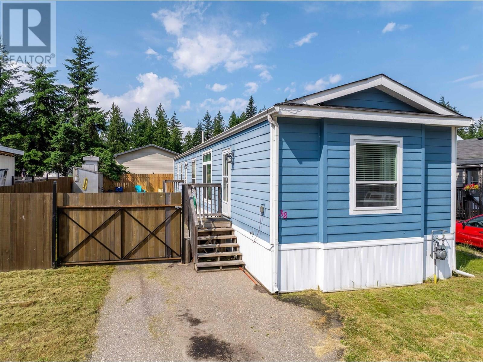 REVELSTOKE, British Columbia, V0E 2S1, CA, 2 Bedrooms Bedrooms, ,2 BathroomsBathrooms,Residential,For Sale,1874403