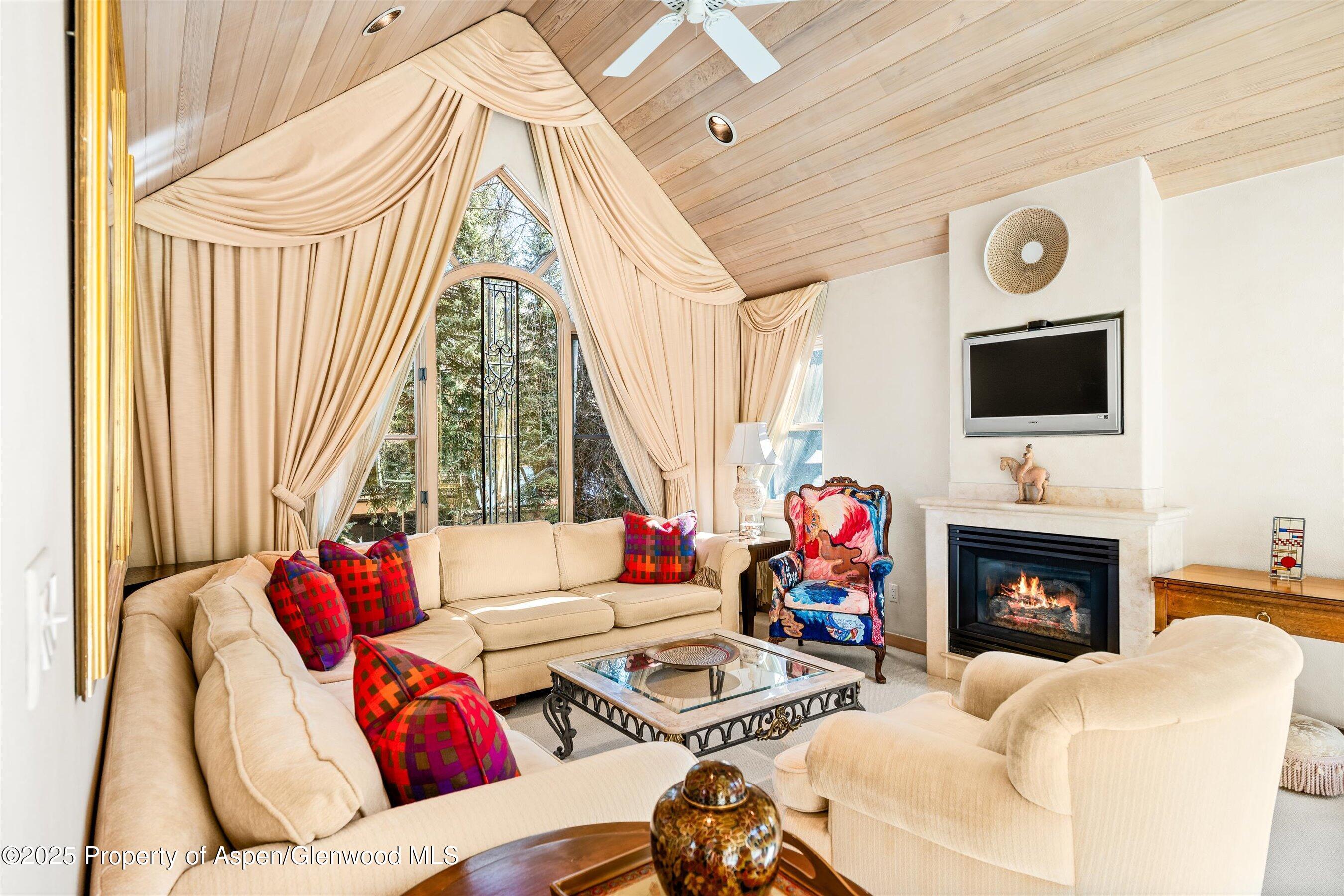Aspen, Colorado, 81611, United States, 3 Bedrooms Bedrooms, ,4 BathroomsBathrooms,Residential,For Sale,1779623