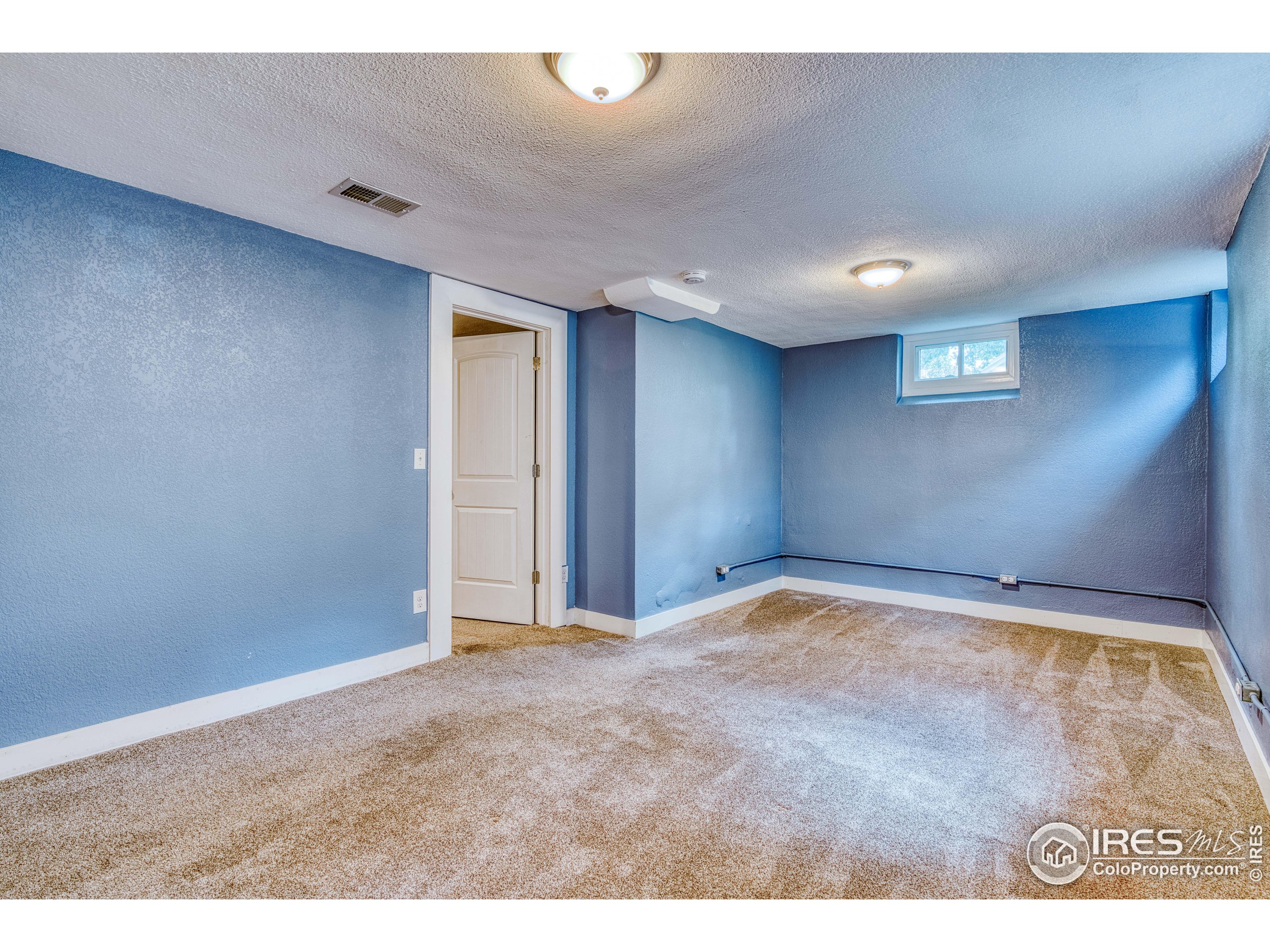 Denver, Colorado, 80220, United States, 4 Bedrooms Bedrooms, ,2 BathroomsBathrooms,Residential,For Sale,1901217
