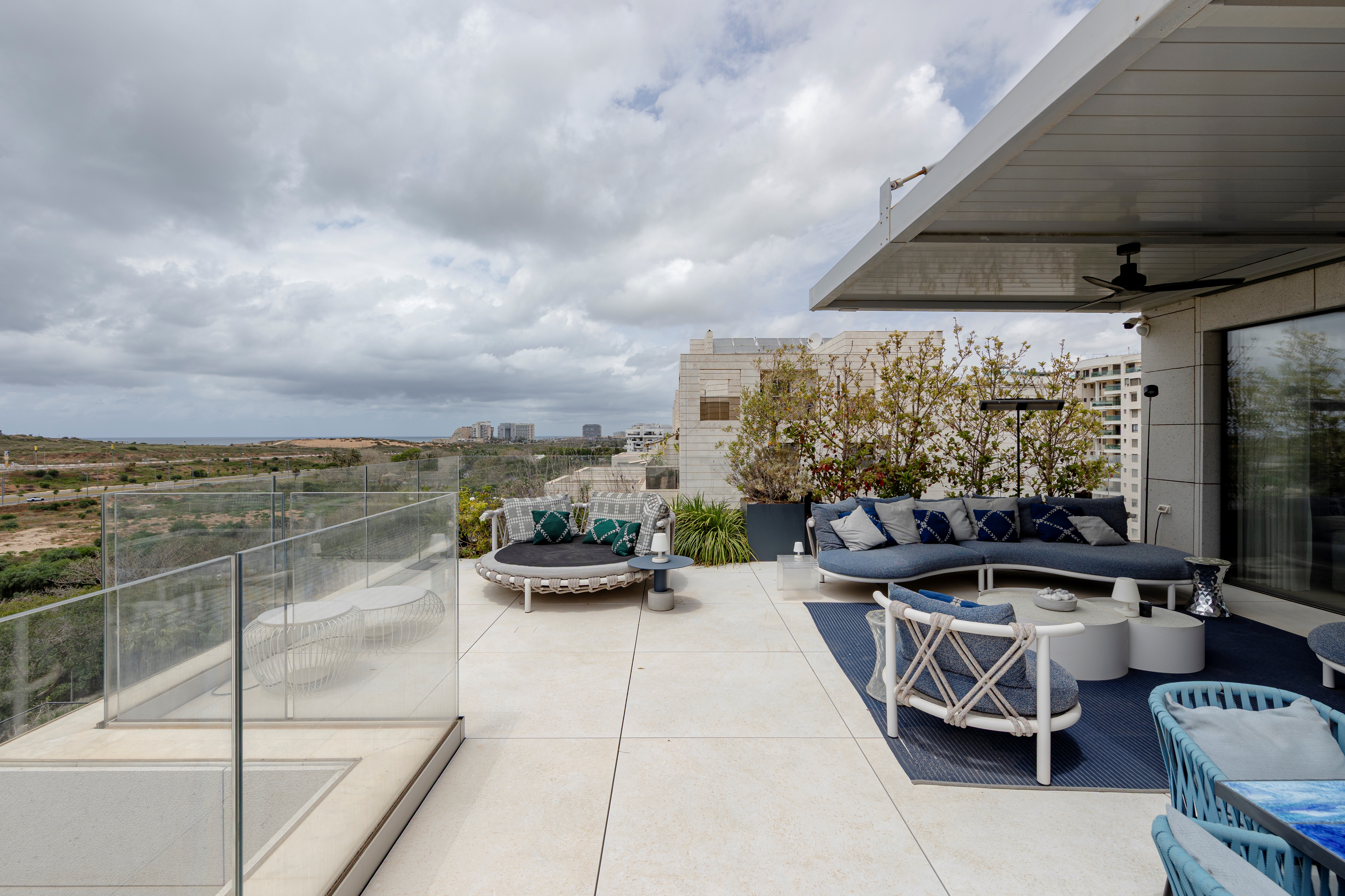  Above the Coastline: Resort-Style Penthouse in Northern Tel Aviv - 物件實景