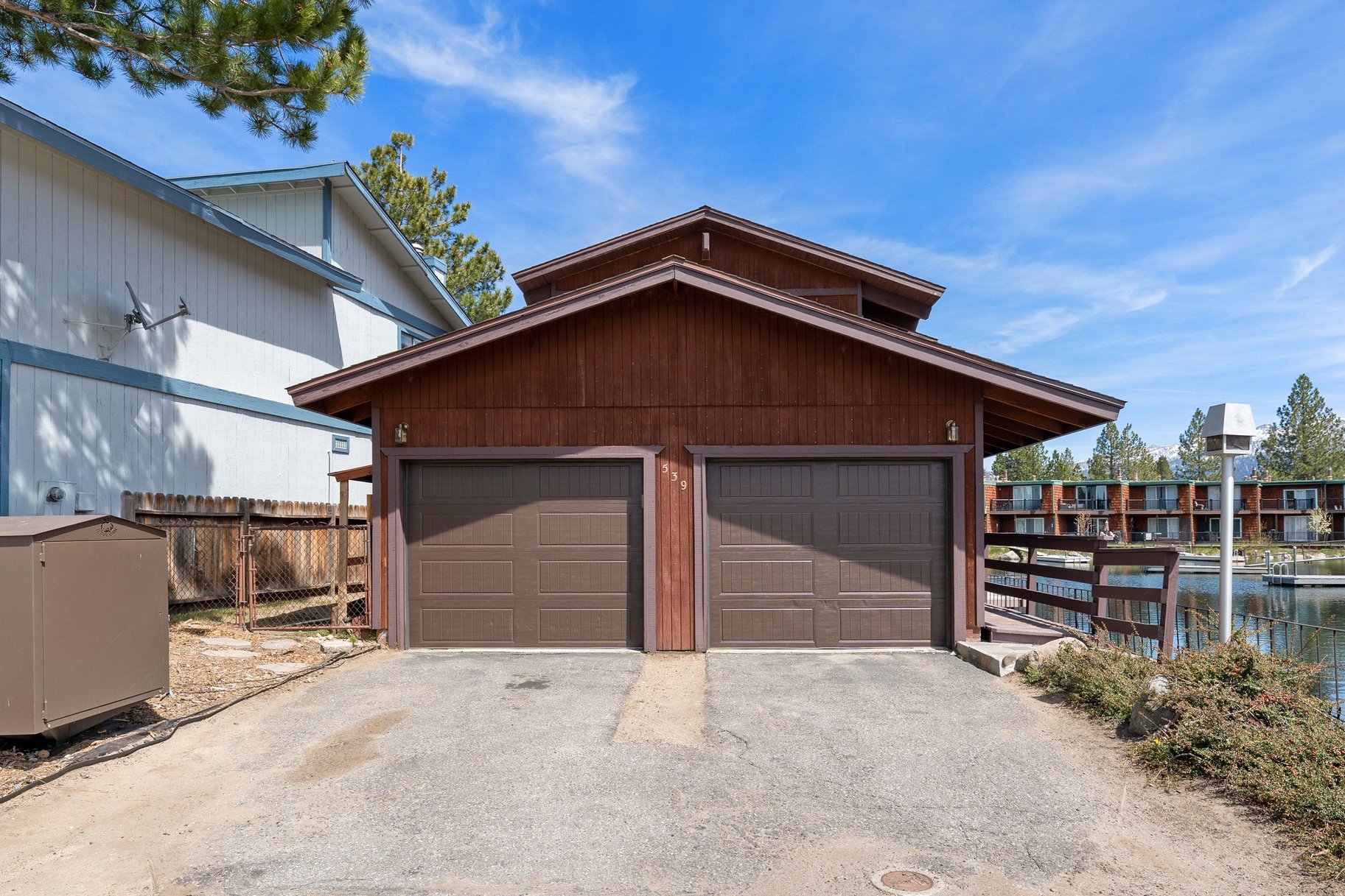  Tahoe Keys Charmer with Stunning Views - 物件實景