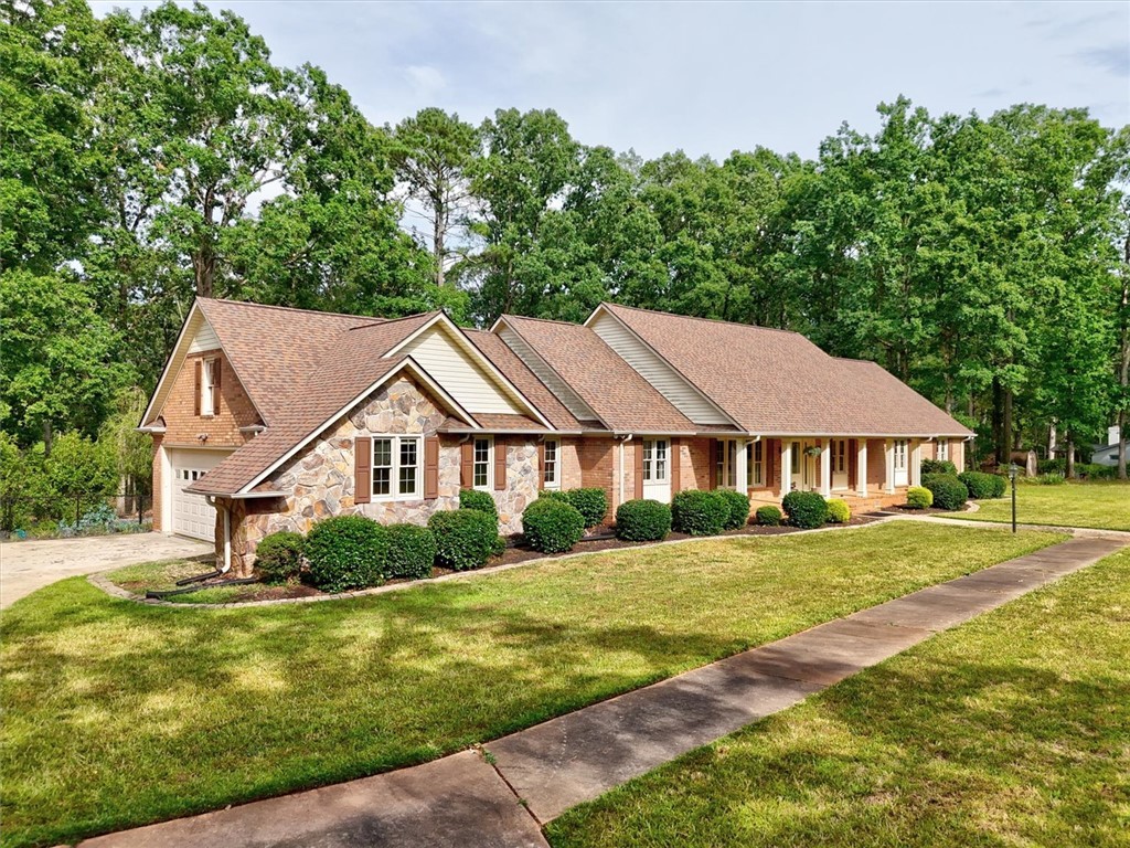 Belton, South Carolina, 29627, United States, 4 Bedrooms Bedrooms, ,4 BathroomsBathrooms,Residential,For Sale,1903609